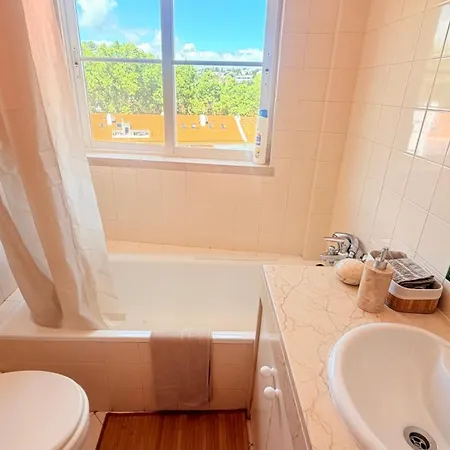 Relaxed 3 Bedrooms Penthouse In The Heart Of Historic Center, Few Steps From The קסקאיס