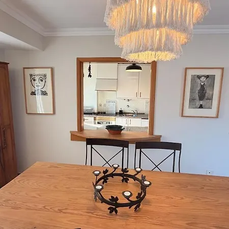 Relaxed 3 Bedrooms Penthouse In The Heart Of Historic Center, Few Steps From The アパート カスカイス