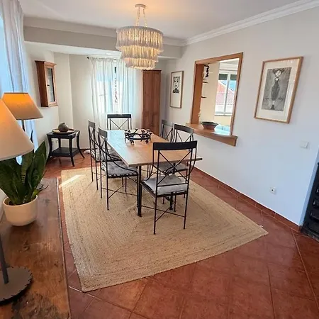 Relaxed 3 Bedrooms Penthouse In The Heart Of Historic Center, Few Steps From The カスカイス