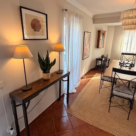 Relaxed 3 Bedrooms Penthouse In The Heart Of Historic Center, Few Steps From The דירה