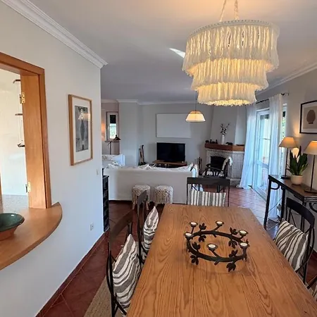 Relaxed 3 Bedrooms Penthouse In The Heart Of Historic Center, Few Steps From The דירה קסקאיס