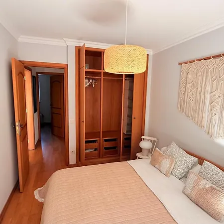 Relaxed 3 Bedrooms Penthouse In The Heart Of Historic Center, Few Steps From The アパート カスカイス